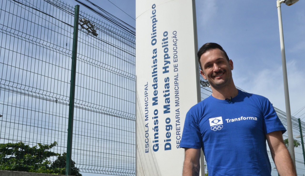 Para o diretor da Escola Municipal Medalhista Olímpico Diego Matias Hypolito, o professor Carlos Eduardo Silva Jascone, a visita do atleta significa muito para os alunos e docentes, pois é uma oportunidade de reforçar o laço com o homenageado, além de motivar os estudantes na persistirem na busca pelos seus objetivos de vida.
